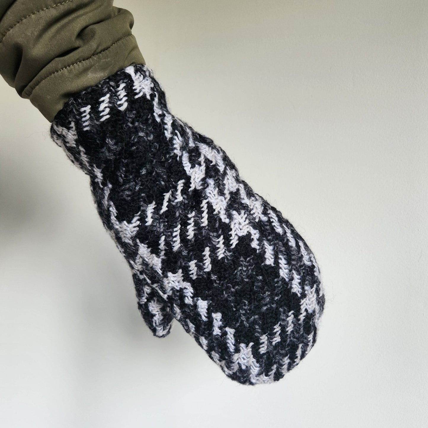 Wool Mittens Grey, White & Black Plaid-Large