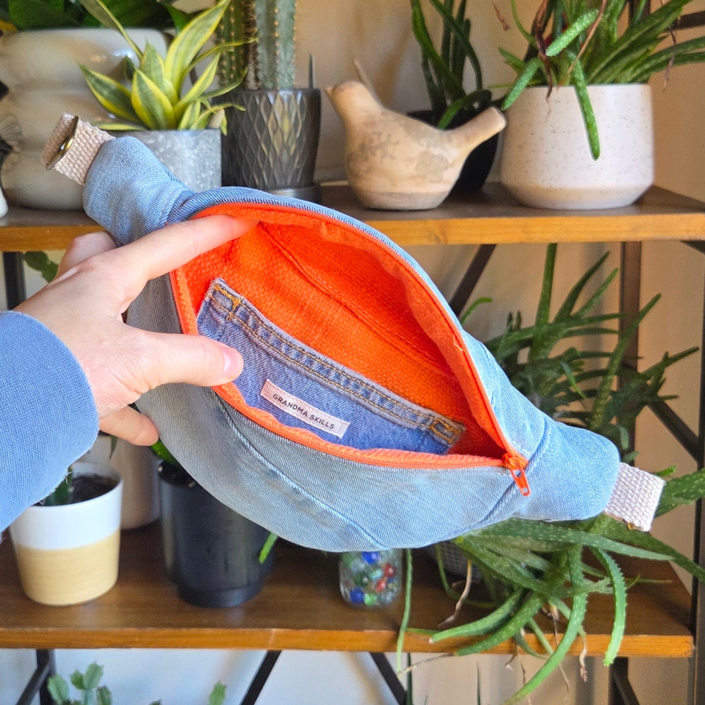 Small Fanny Pack Orange Zipper 01
