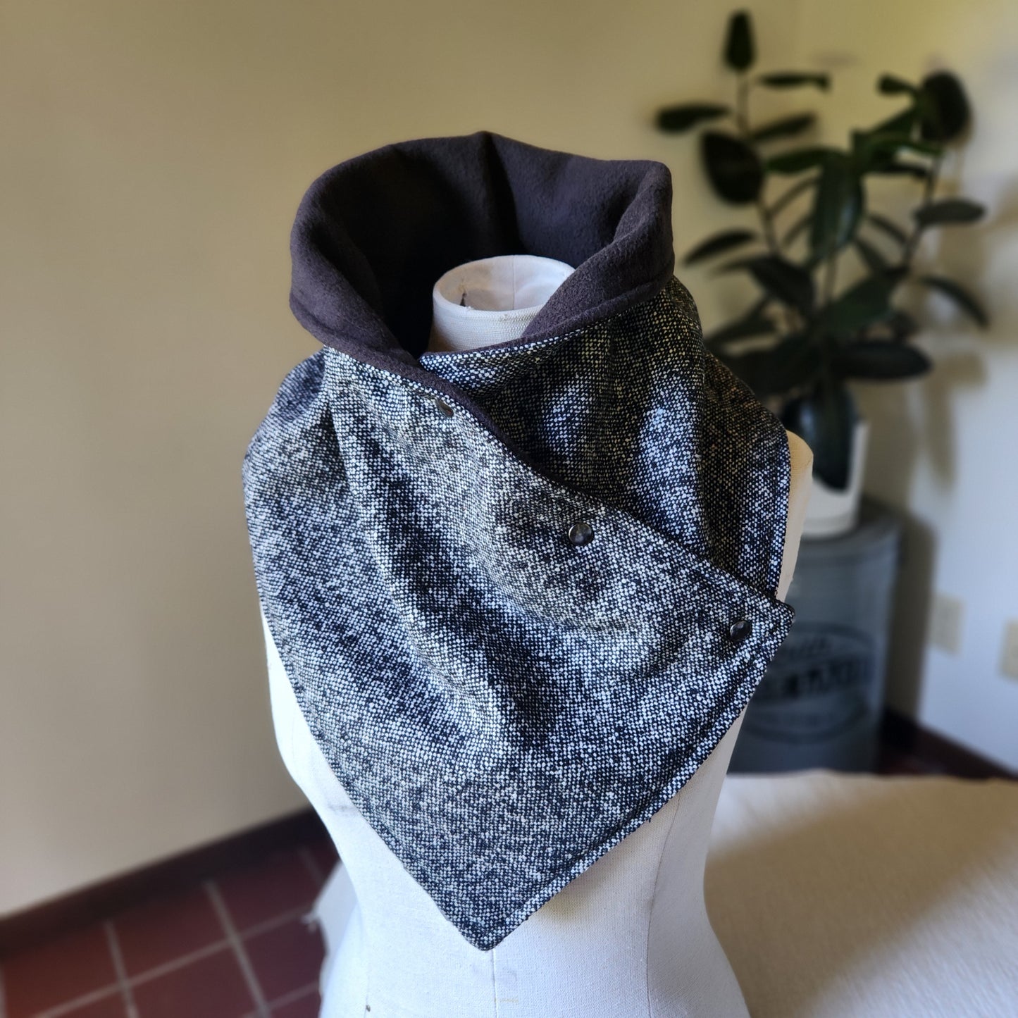 Snap Cowl-Black & White Twill