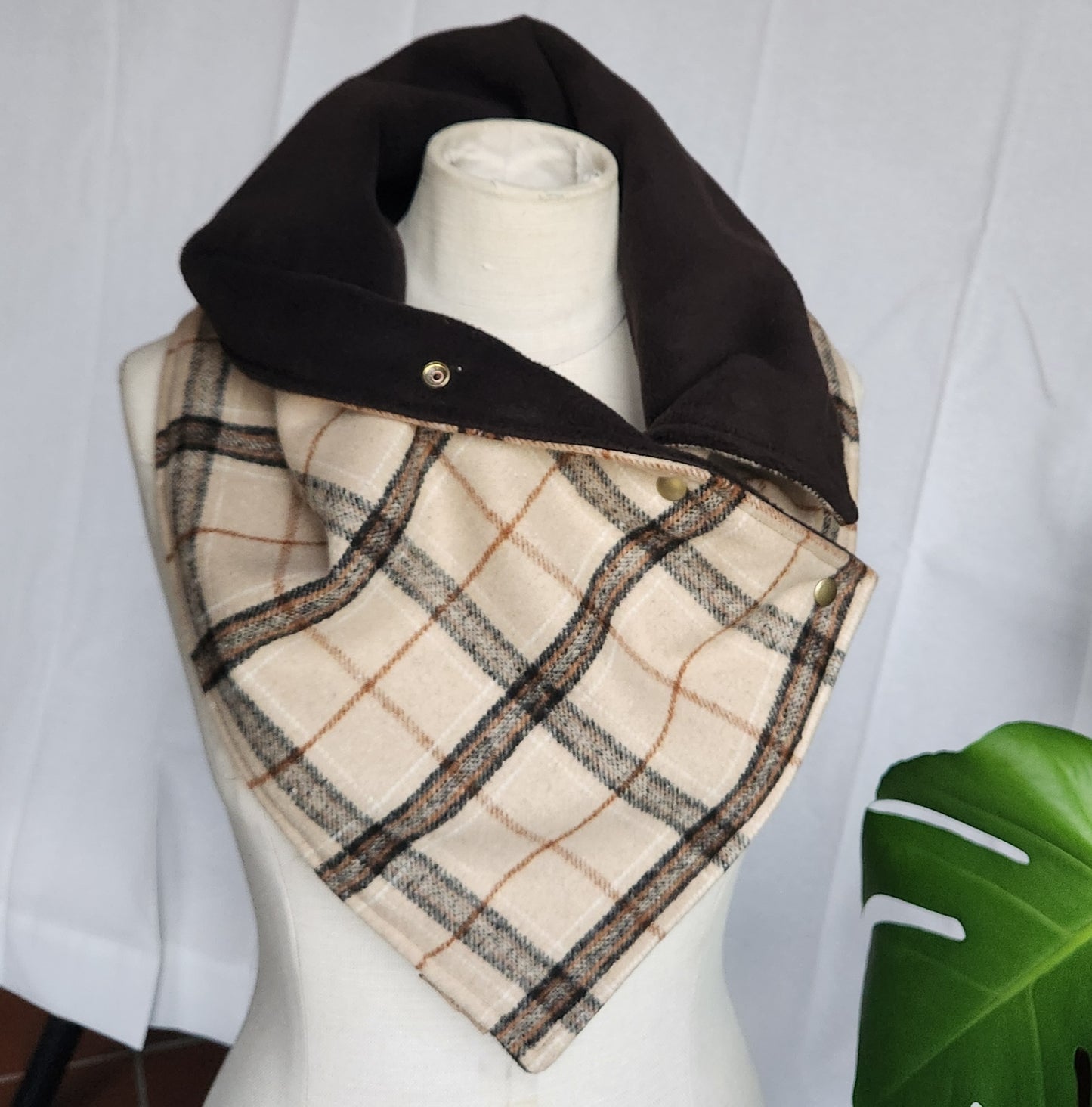 Snap Cowl-Stars Hollow Plaid