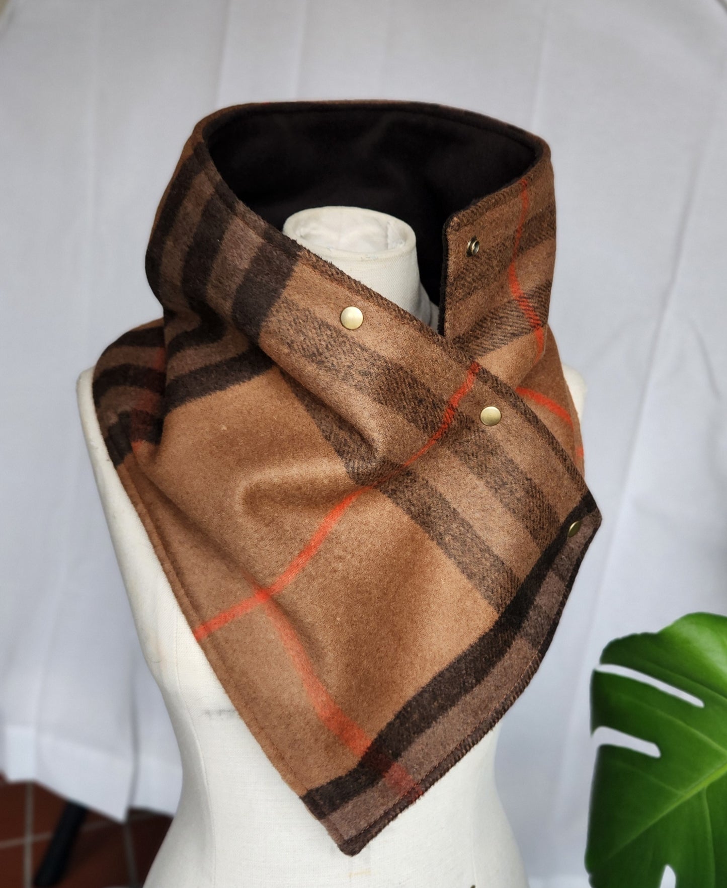 Slim Fit Snap Cowl-Dutton Plaid