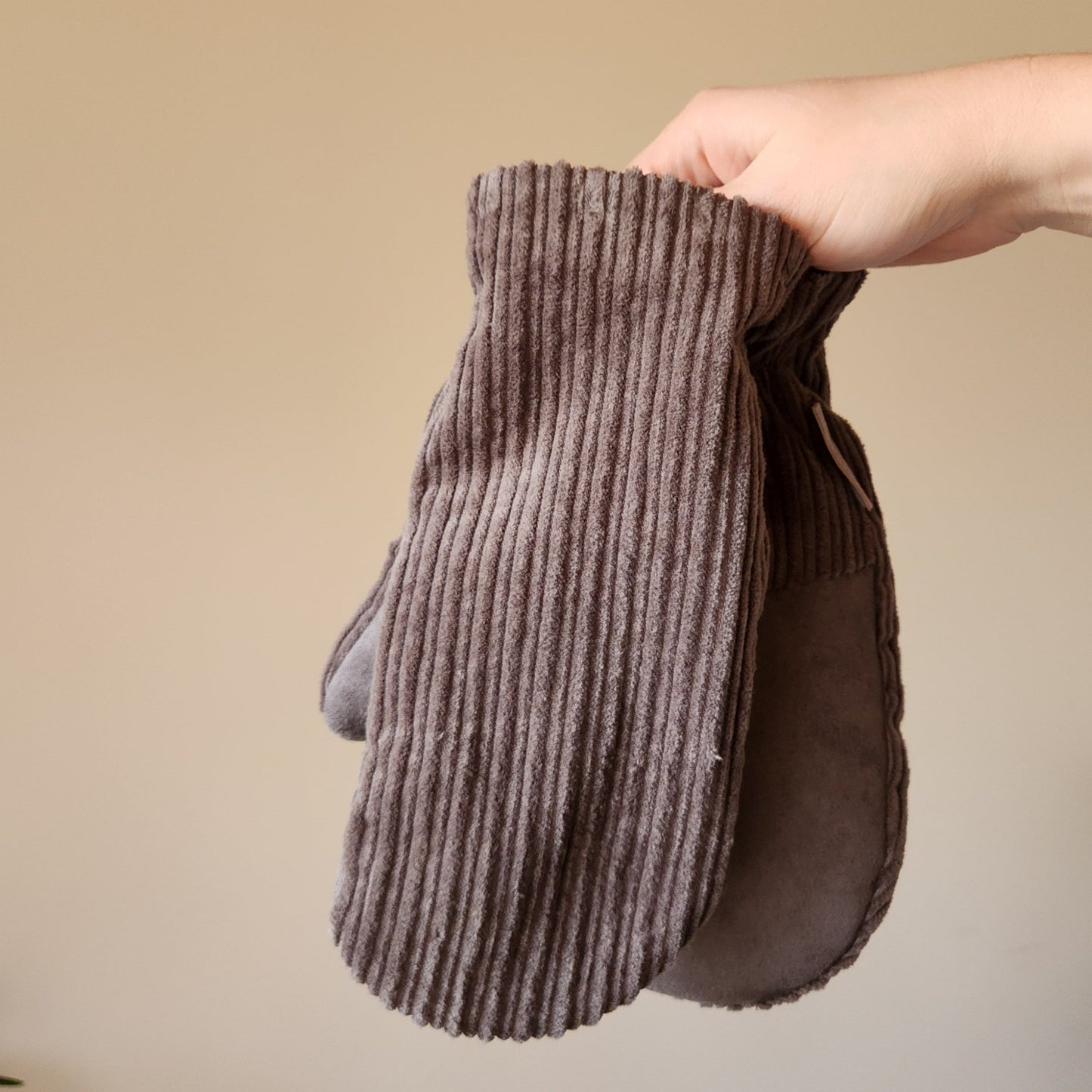 Corduroy Mittens Ash