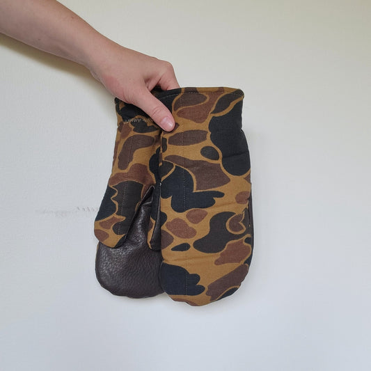 Pre-Order: Vintage Camo Mittens