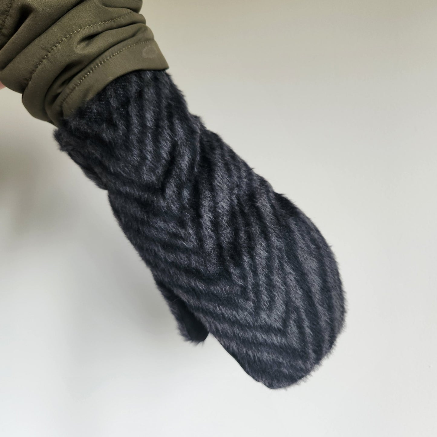 Wool Mittens Charcoal Zebra-Large