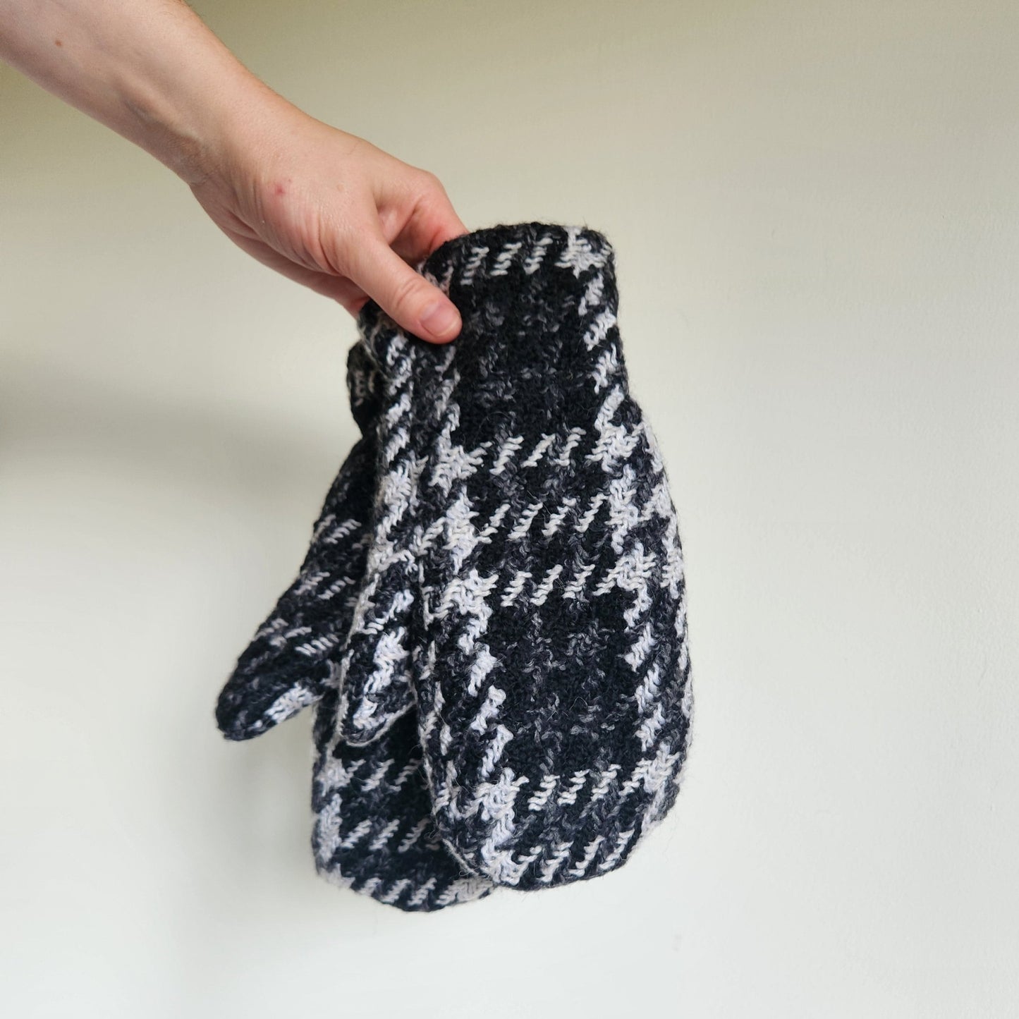 Wool Mittens Grey, White & Black Plaid-Large