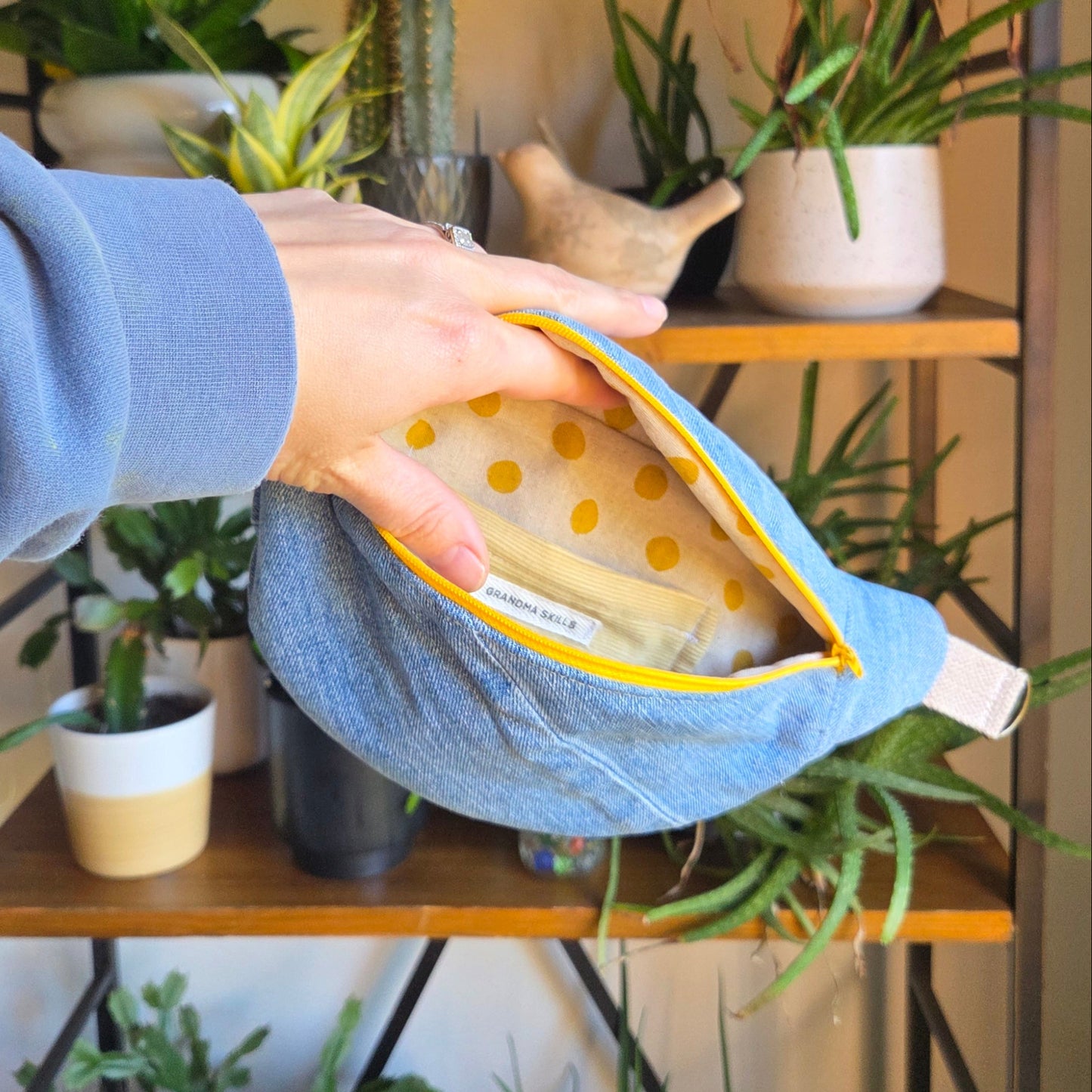 Small Fanny Pack Yellow Zipper 04