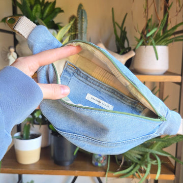 Small Fanny Pack Green Zipper 01