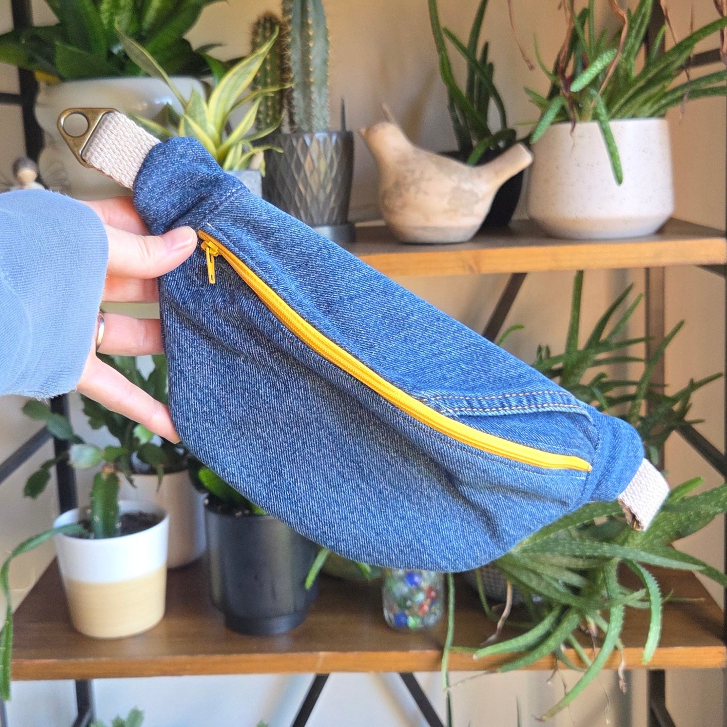 Small Fanny Pack Yellow Zipper 03