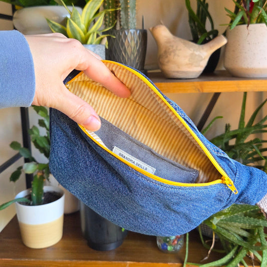 Small Fanny Pack Yellow Zipper 03