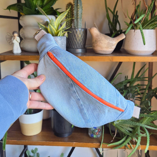 Small Fanny Pack Orange Zipper 01