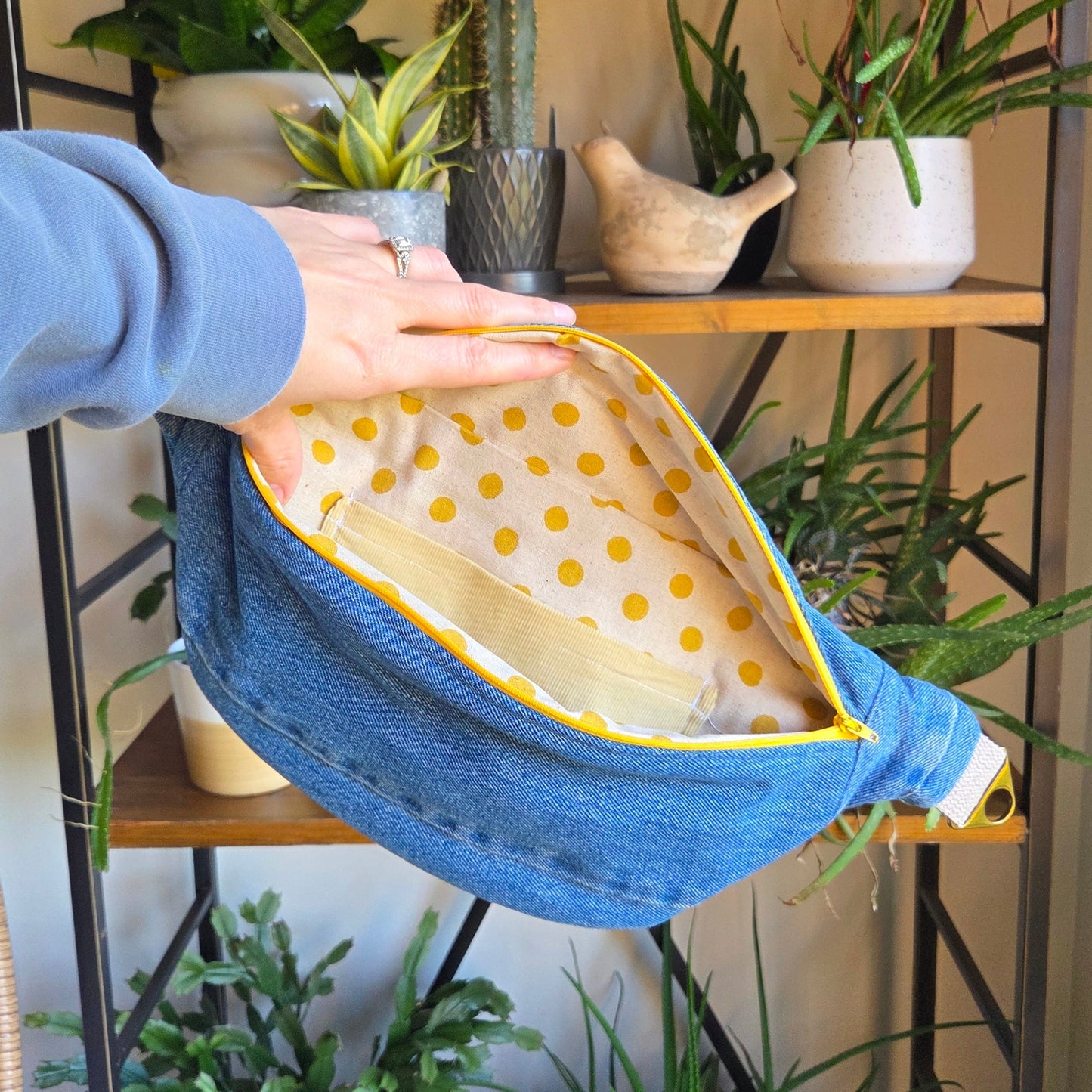 Large Fanny Pack Yellow Zipper 01