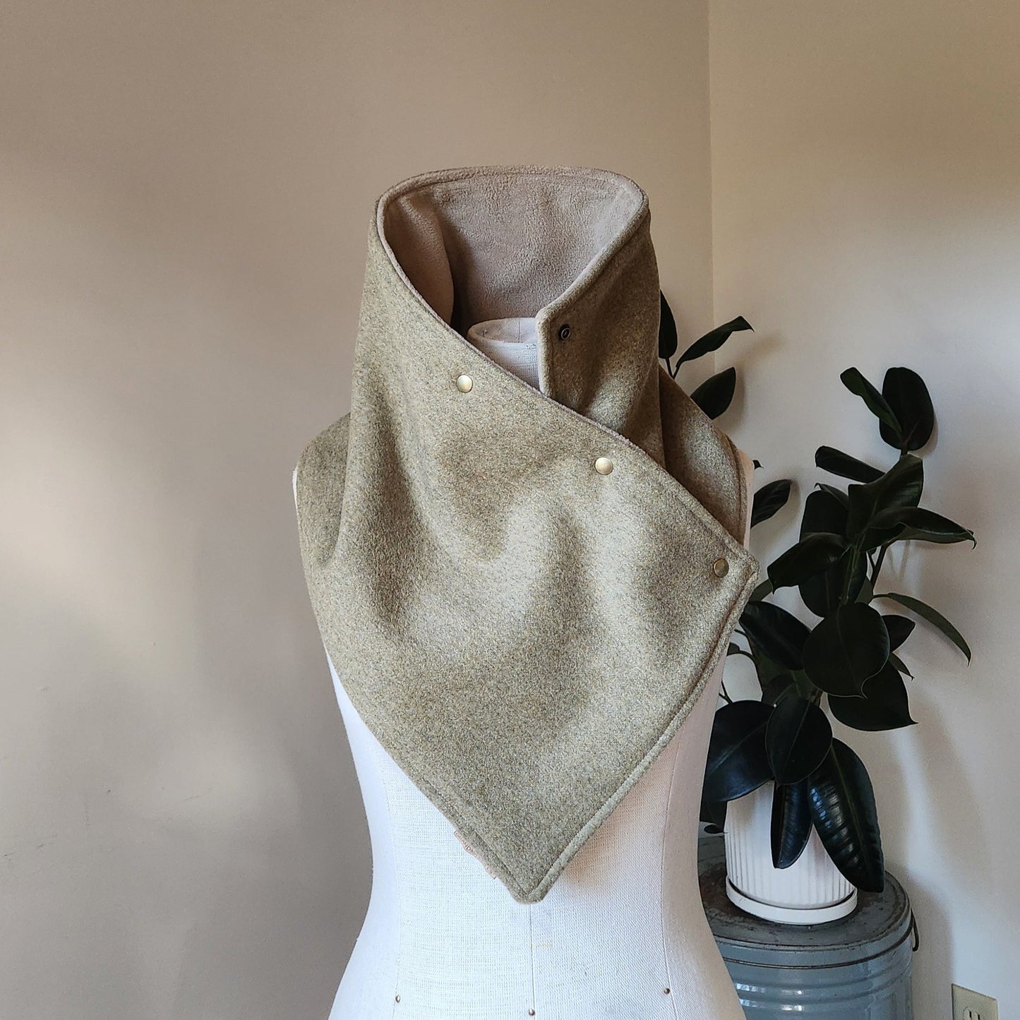 Snap Cowl-Oktoberfest Sage Slim Fit