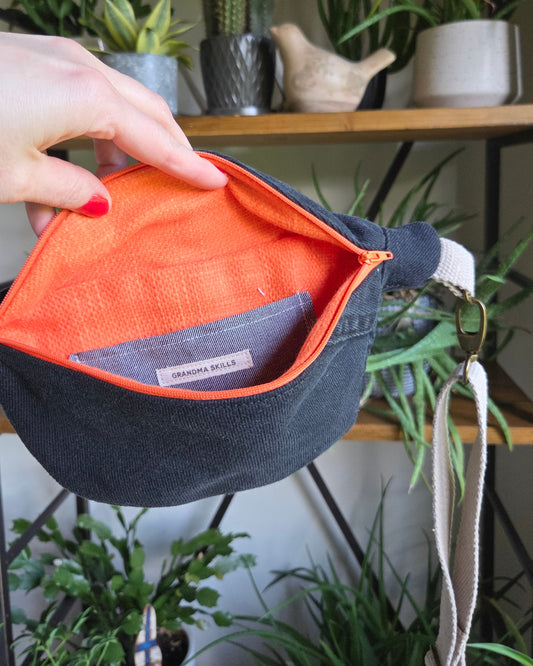 Small Fanny Pack Orange Zipper 02