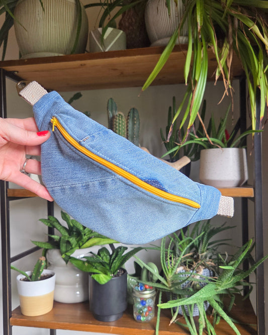 Small Fanny Pack Yellow Zipper 05